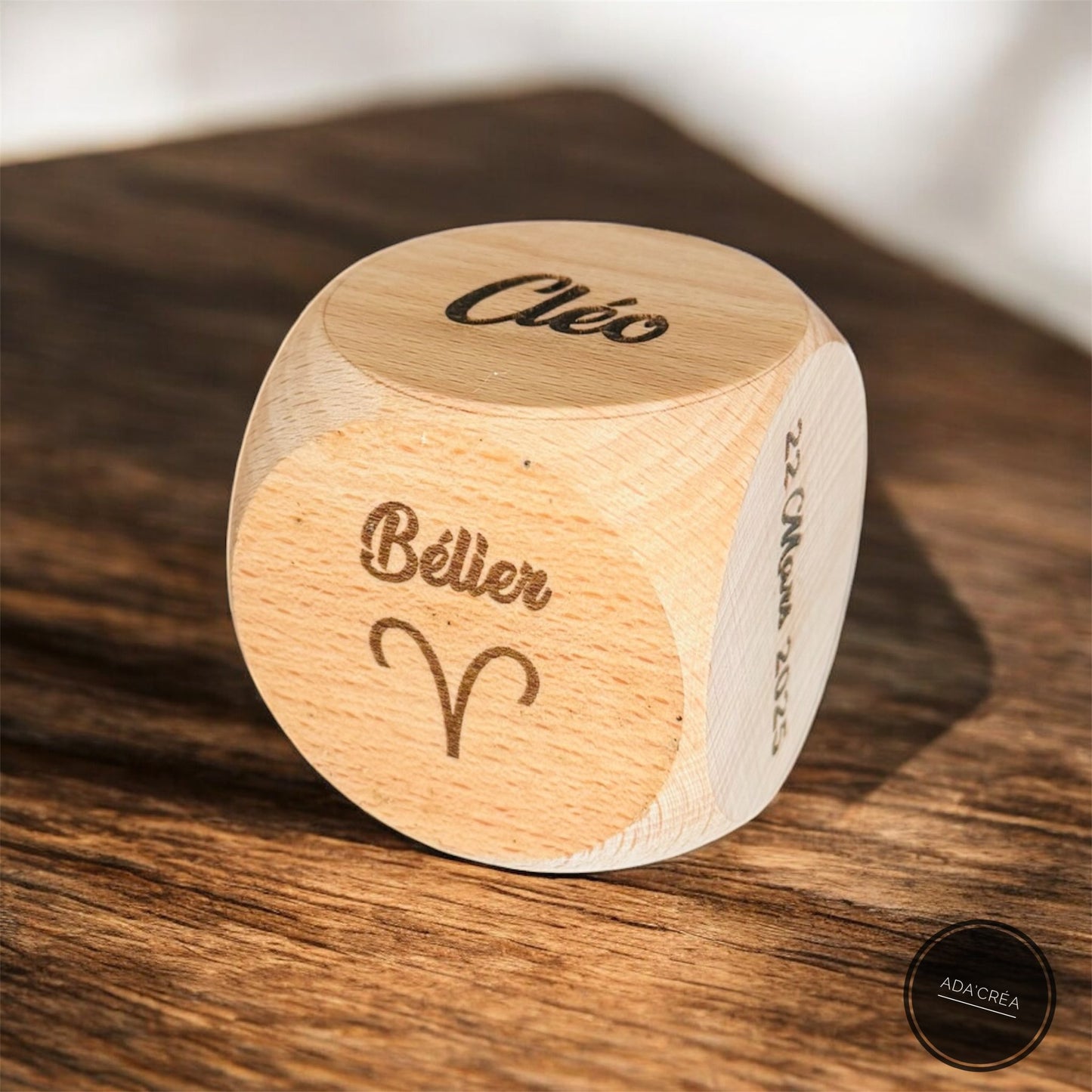 Dé en bois personnalisé